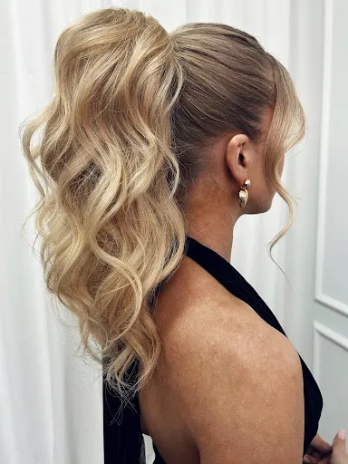 Sara Sterczewska - fryzury ślubne i okolicznościowe